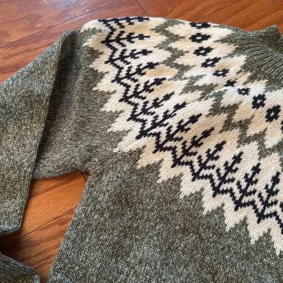 Nordic Pines Retro Fair Isle Sweater - Picture 13 of 15